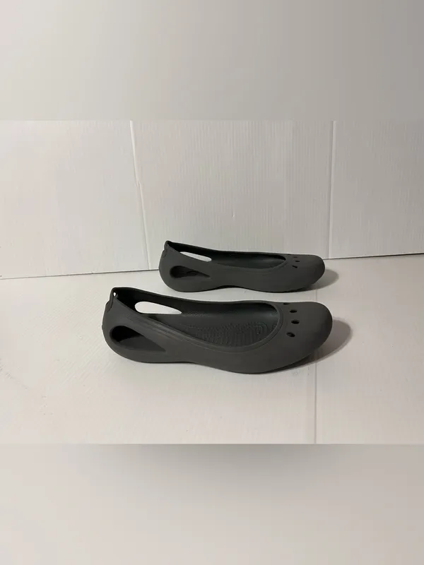 Crocs gray rubber slip on shoe women size 9 - Image 3