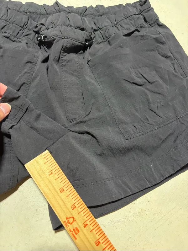 Athleta Black Women's Elastic Waist Shorts 4 - Image 6