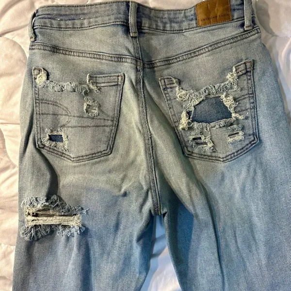 Light Wash American Eagle Jeans Size 4 Regular Inseam 26 inches straight - Image 3