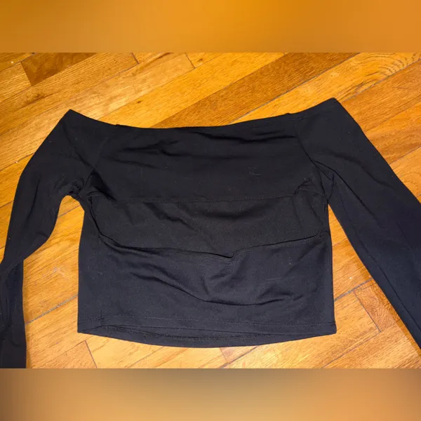 garage off the shoulder open back long sleeve top - Image 4