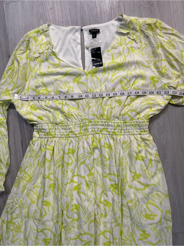 torrid Light Yellow Floral V-Neck‎ Long Sleeve Dress - Image 6