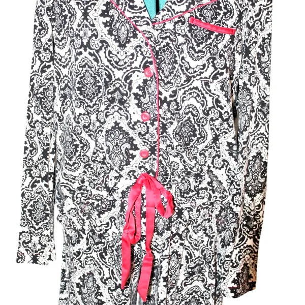 Soma Pajama Set Black White Damask Print Red Trim Women’s Medium Cozy Sleepwear - Image 4