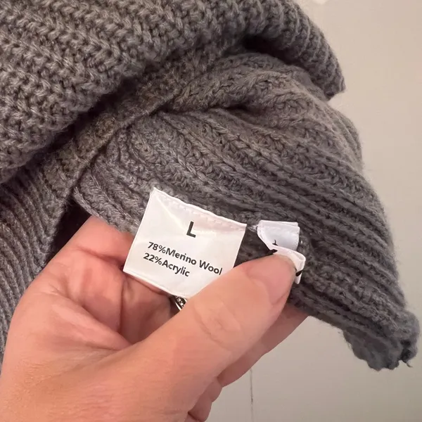 Ugerlov Women’s Knit Pullover Top Gray Size L - Image 3