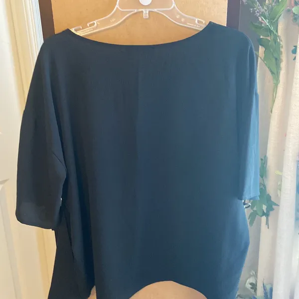 NWOT Tua black dress top blouse shirt with belt tie large - Image 6
