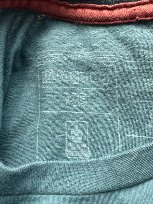 Patagonia Organic Cotton Logo T-Shirt XS Blue Fitz Roy Graphic Tee - Image 3