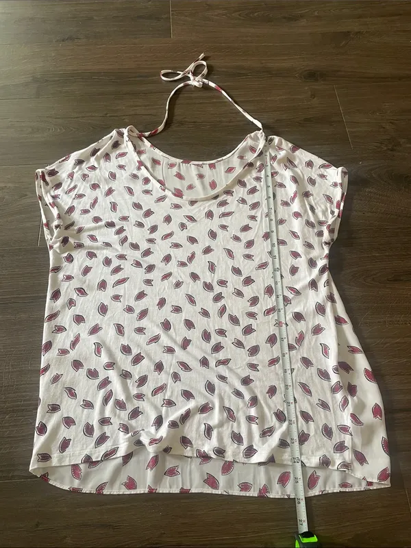 LOFT White Short Sleeve Blouse w/ Red Leaf Print, Size Medium - Image 3