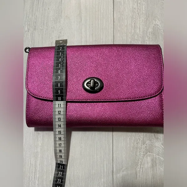 Coach Vibrant Pink Crossbody Bag with Chain Strap - Image 4