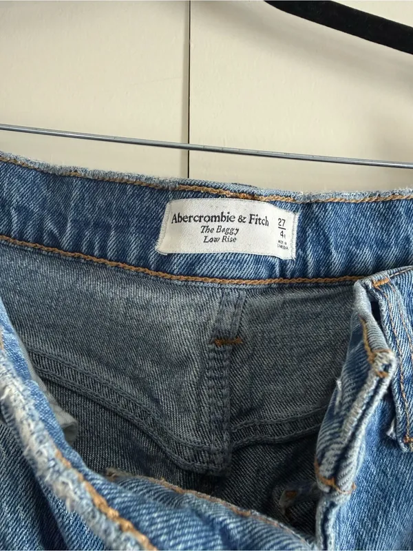 Abercrombie Low rise baggy in medium - Image 6