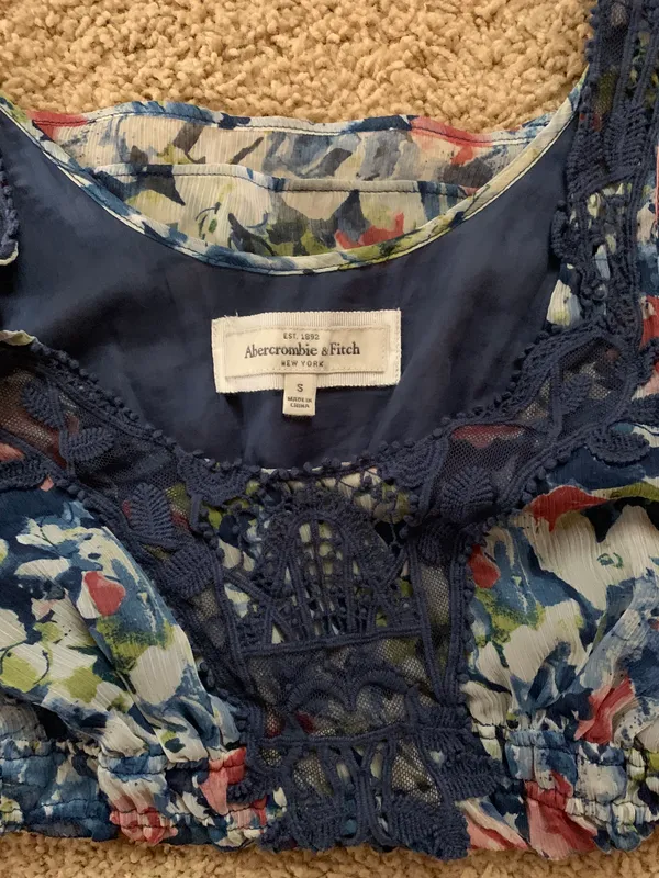 Abercrombie Floral Sleeveless Blouse - Image 3