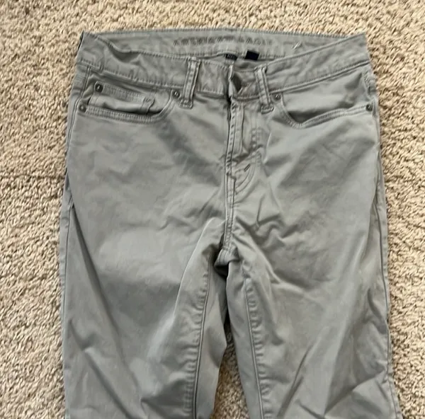 American eagle skinny grey jeans Size 28 x 32 Like new - Image 2