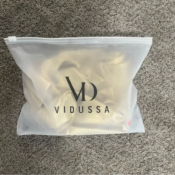 NWT VIDUSSA Womens Tank Tops V Neck Sparkle Cami Top | Size: Large - Image 5