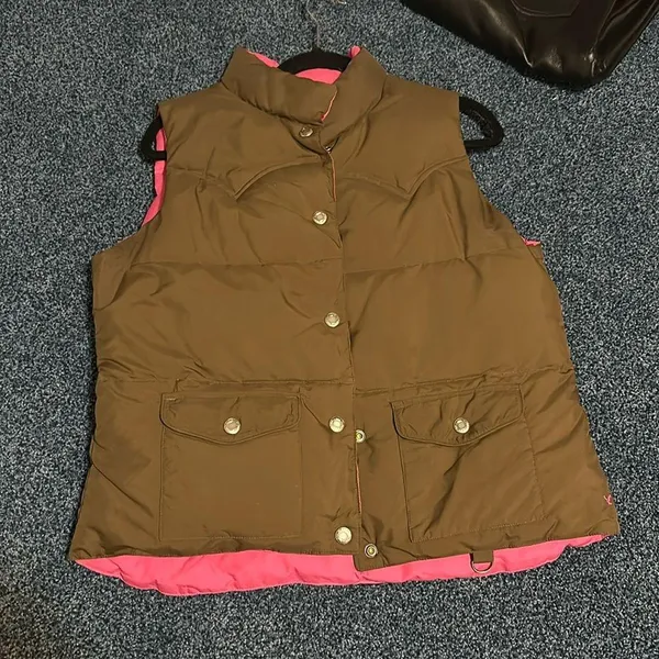 American Eagle Vintage reversible, vest, brown, and pink - Image 2