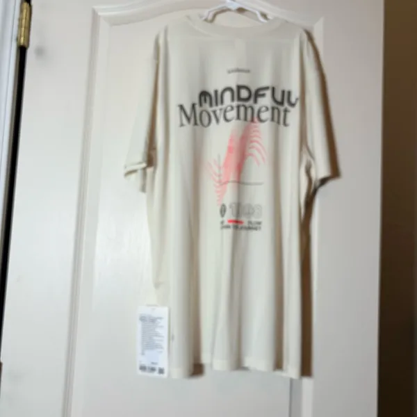 Lululemon Jersey Training Short Sleeve Graphic NWT Sz 8 LTIV so soft - Image 2
