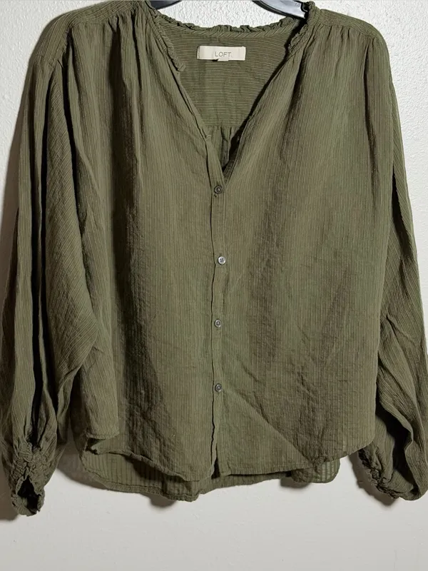 LOFT‎ Women Olive Green Button-Front Balloon Sleeve Blouse Flowy Ruffle size M - Image 3