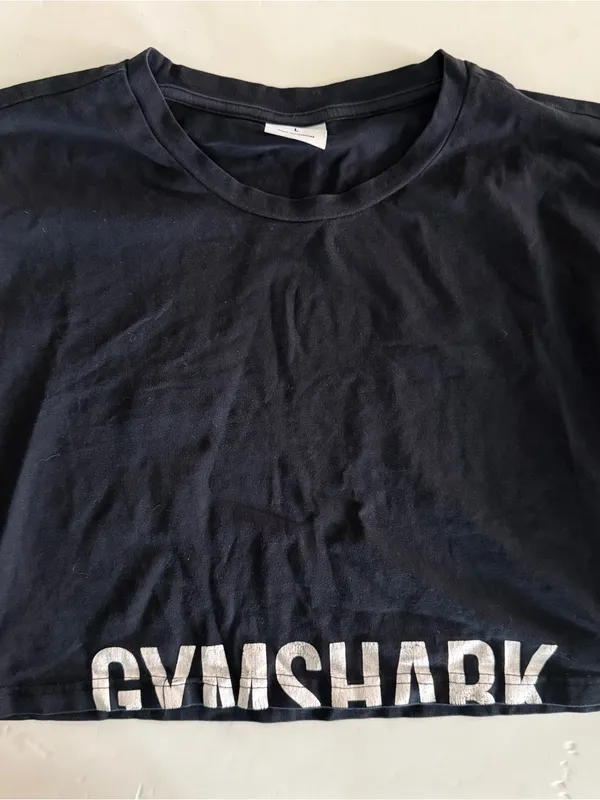 Gymshark Black/White Fraction Crop Top. Size Large - Image 3