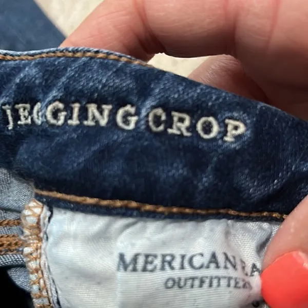 American Eagle - Heavily Distressed - Crop Jegging - 00 - Image 3