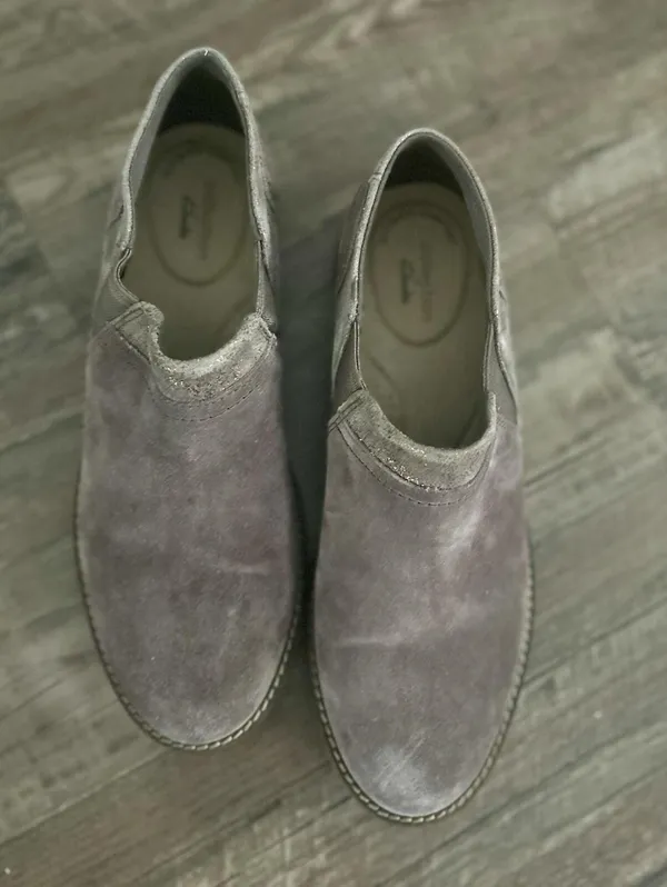 Clarks Collection Ultimate Comfort Taupe Suede Slip On Loafers Women Size 9.5 - Image 6