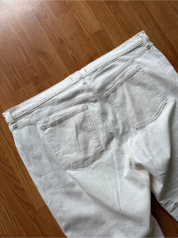 Abercrombie & Fitch The Mom High Rise Jeans - Image 6