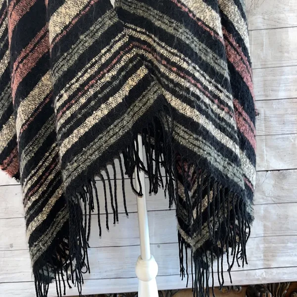 Maurice's Western Style Wrap - Image 3