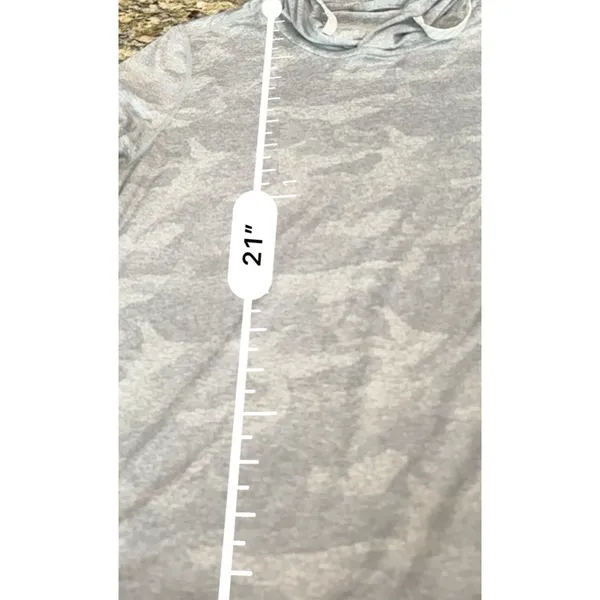 Vuori Halo Essential Hoodie Pale Gray Camo Women's Pullover Size Small? - Image 5