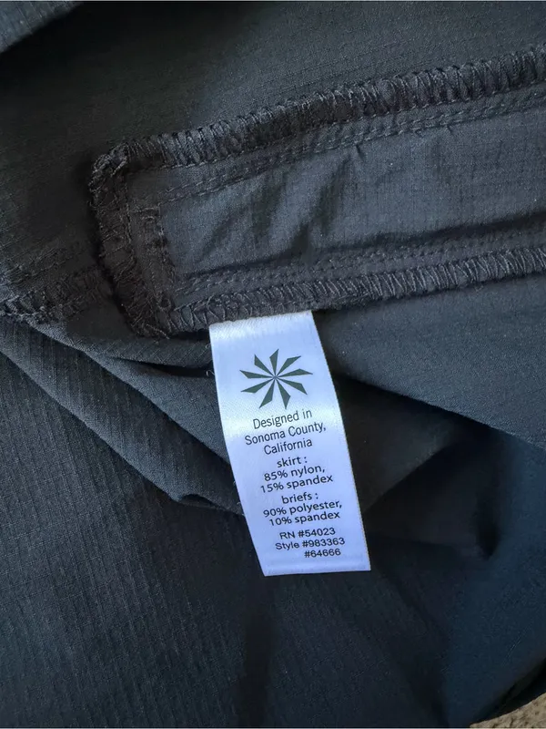 Athleta SoHo Skort in black size 2 - Image 4