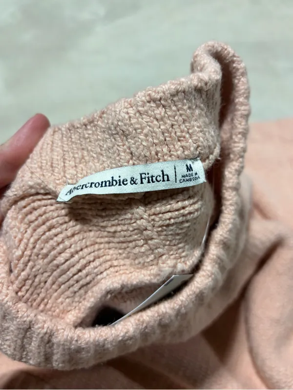 Abercrombie & Fitch NWT Pink Short Sleeve Knit medium MSRP$50 - Image 4
