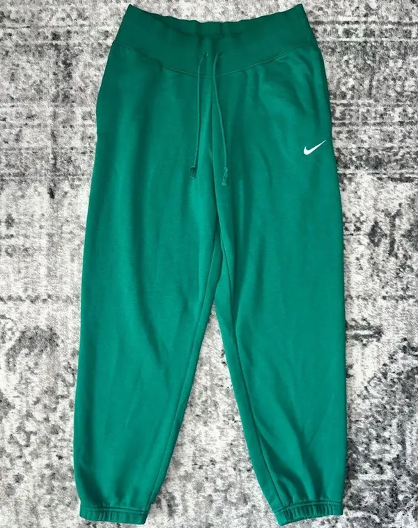 Nike Women's Phoenix Fleece Oversized Pant in Malachite/Sail - Image 2