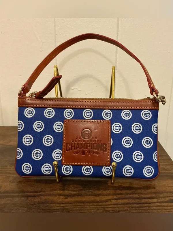 Rare Vintage Dooney & Bourke Chicago Cubs Canvas Leather Zip wristlet Wallet - Image 3