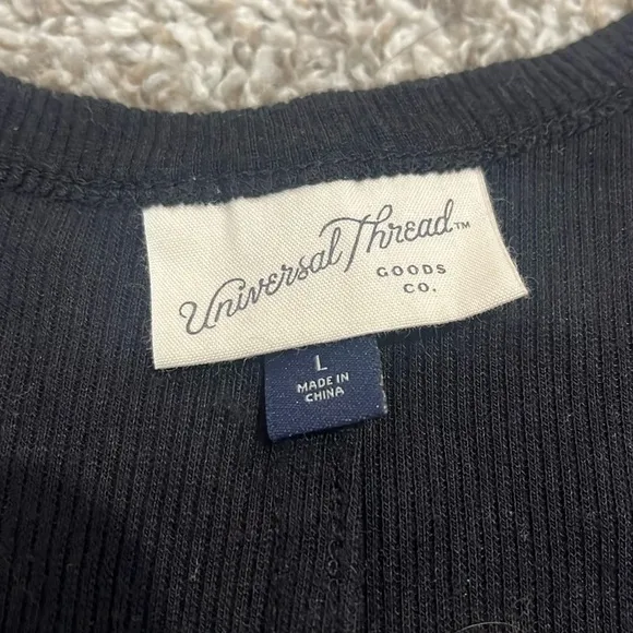 Universal Thread long sleeve - Image 2