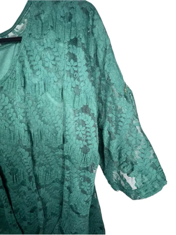 Daytrip Green Boho V-Neck Lace Overlay Short Sleeve Blouse - Image 2
