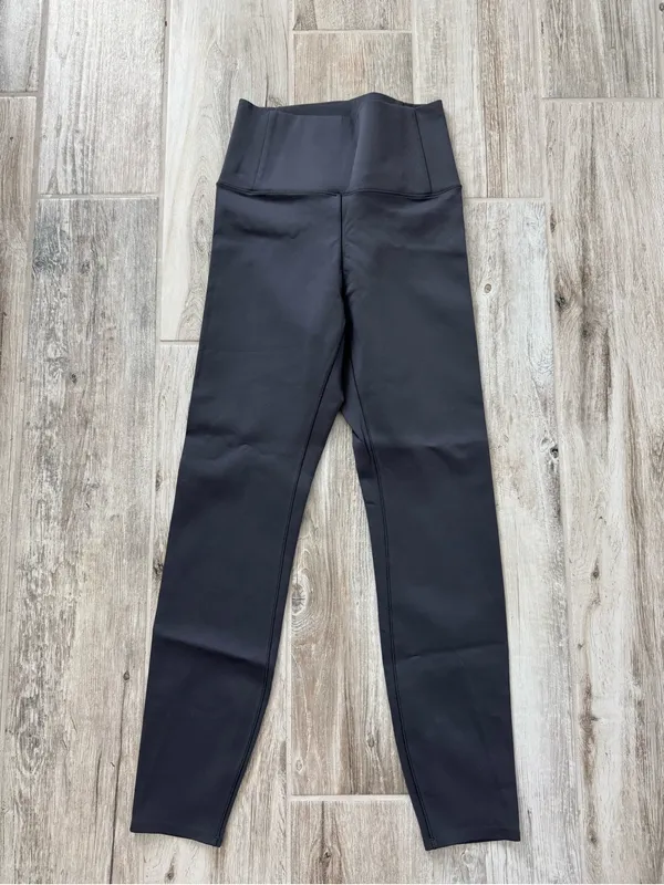 Vuori Evolve Legging Charcoal Grey Small Like New - Image 3
