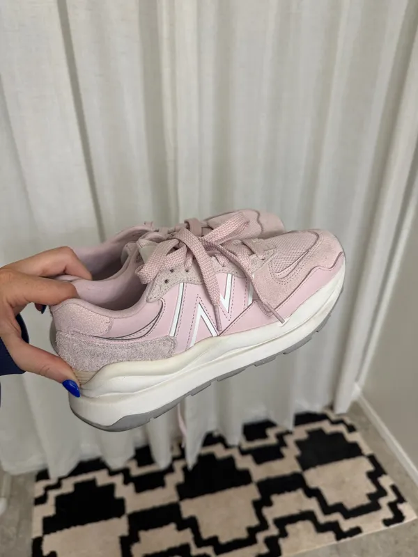 Pink new balance 5740  - Image 2