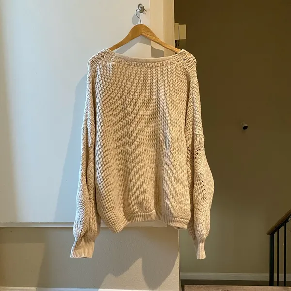 Free people Cream V-Neck Knit Sweater, size M, fits M to L - Image 3