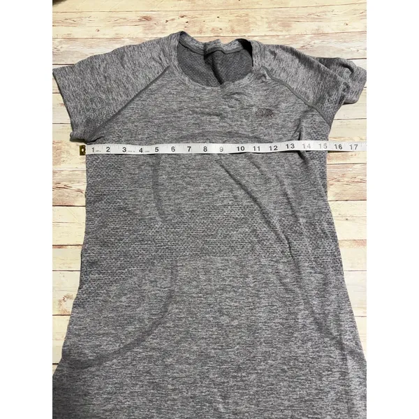 Lululemon Swiftly Tech Short Sleeve Athletic Shirt Size 8 Heathered Gray - Image 5