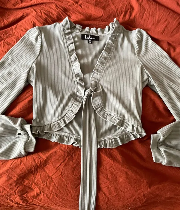 Trendy Crop Top - Image 2