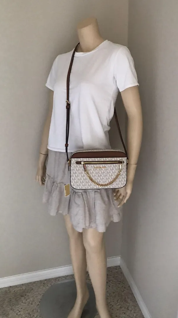 Michael Kors Purse - Image 8