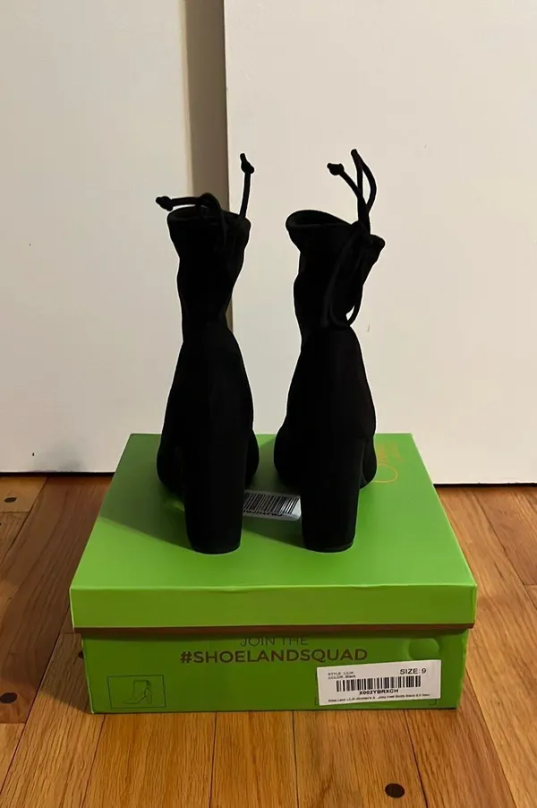 Black Suede Heeled Shoes Size 9 - Image 4
