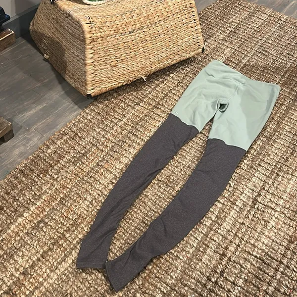 ALO Two Toned Grey Green Ribbed Workout Leggings Size Small - Image 9