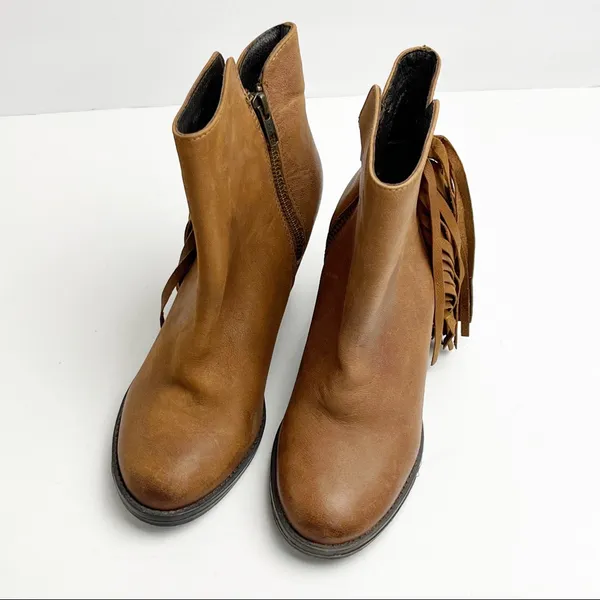 STEVE MADDEN Woodstock Distressed Leather Upper Fringe Booties Size 6.5 Boho - Image 12