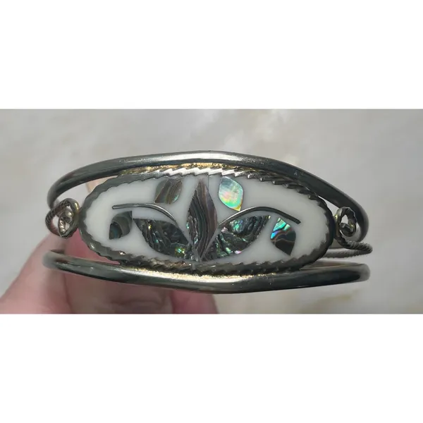 Vintage Alpaca Mexico Abalone Mother‎ of Pearl Inlay Floral Cuff Bracelet Silver - Image 2