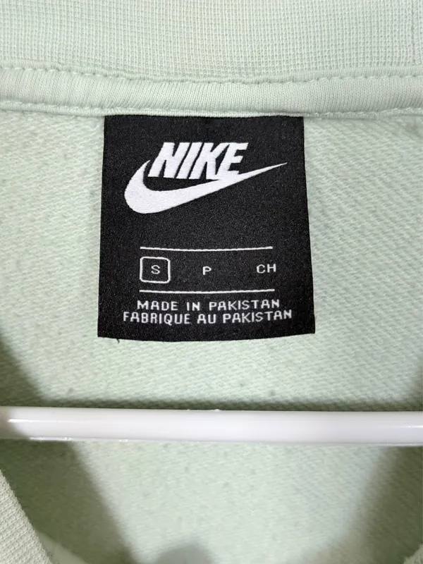 Nike top - Image 2
