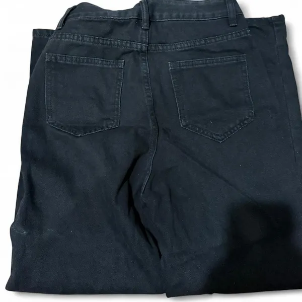 black jeans with relaxed fit - Image 3