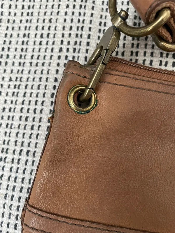 Fossil Crossbody Leather Purse - Image 9