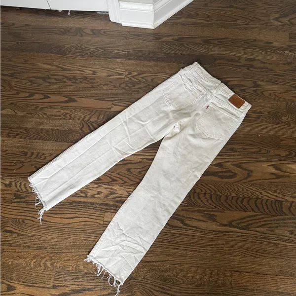 Levi’s high waisted white wedgie straight leg raw hem button fly jean pants 26 - Image 9