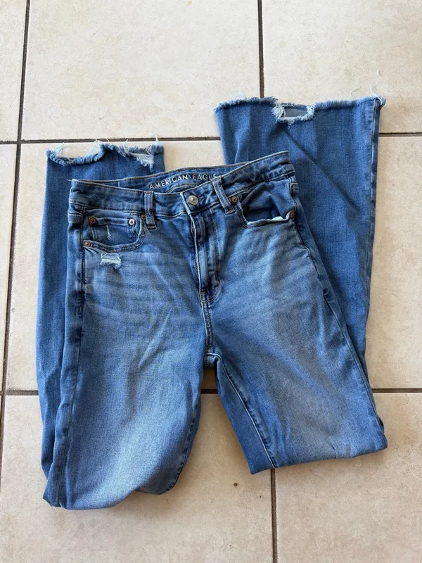American Eagle Women's Ripped Knee Distressed Flare / Wide Leg Jeans - Size 6 Regular - Image 2