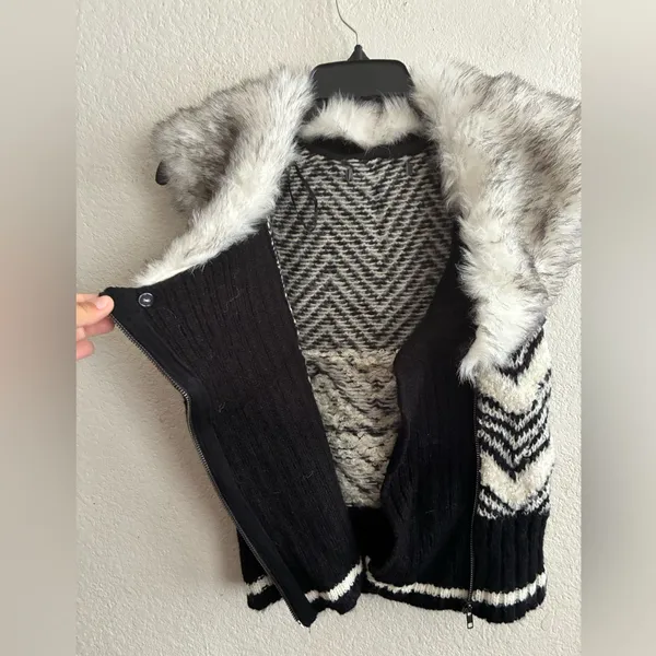 Guess Black & White Women's Faux-Fur Collar Jacket Vest S - Image 5