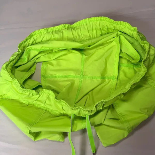 Lululemon Work It Out Shorts Zippy Green Neon Low Waist Workout Gym Size 8 - Image 5