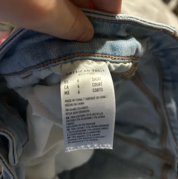 American Eagle Jeans - Image 3
