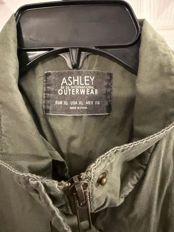 Green military jacket Size XL - Image 3