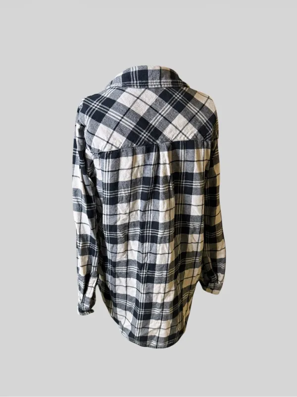 GAP Black and White Plaid Button-Down Shirt - Image 5